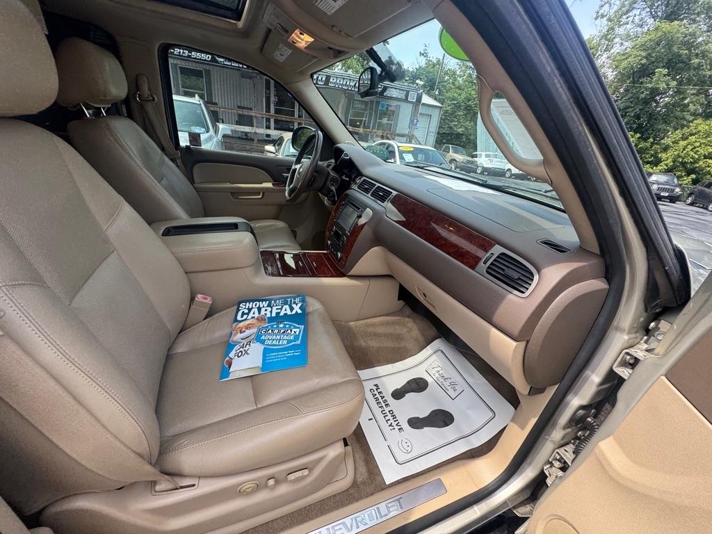 Chevrolet Suburban 4WD 4dr LTZ 2014