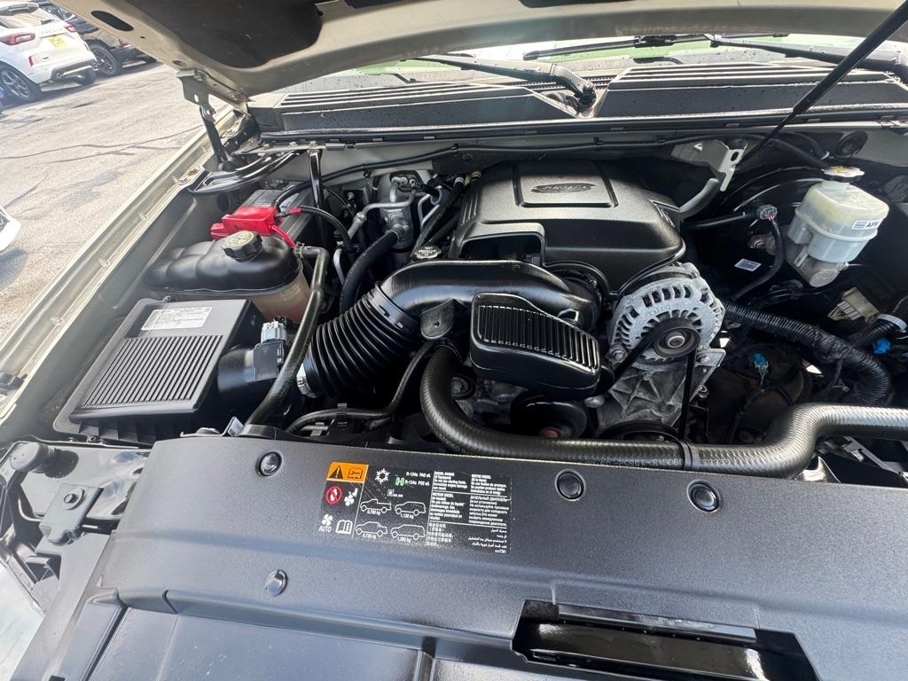 Chevrolet Suburban 4WD 4dr LTZ 2014