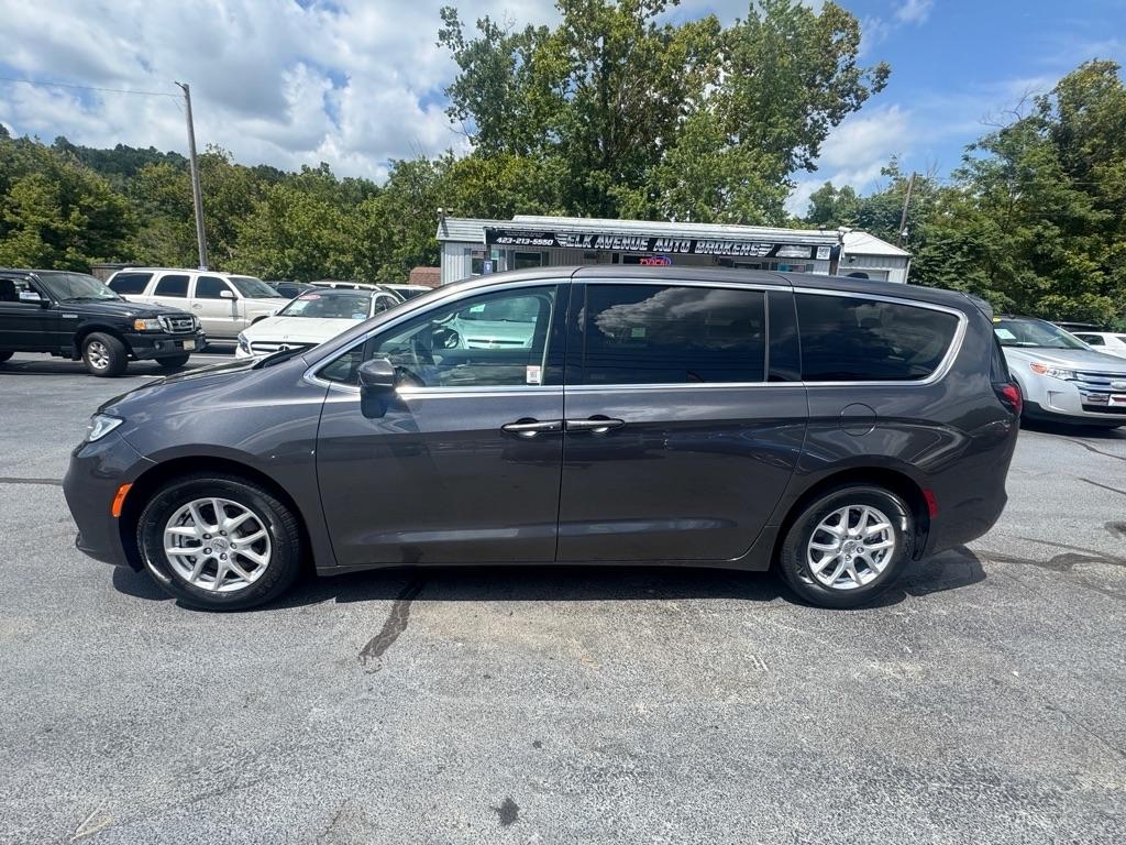 Chrysler Pacifica Touring L FWD 2023