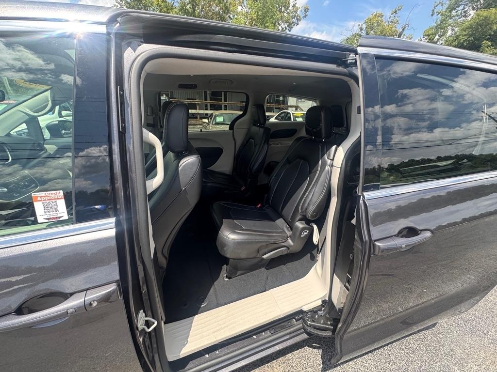 Chrysler Pacifica Touring L FWD 2023