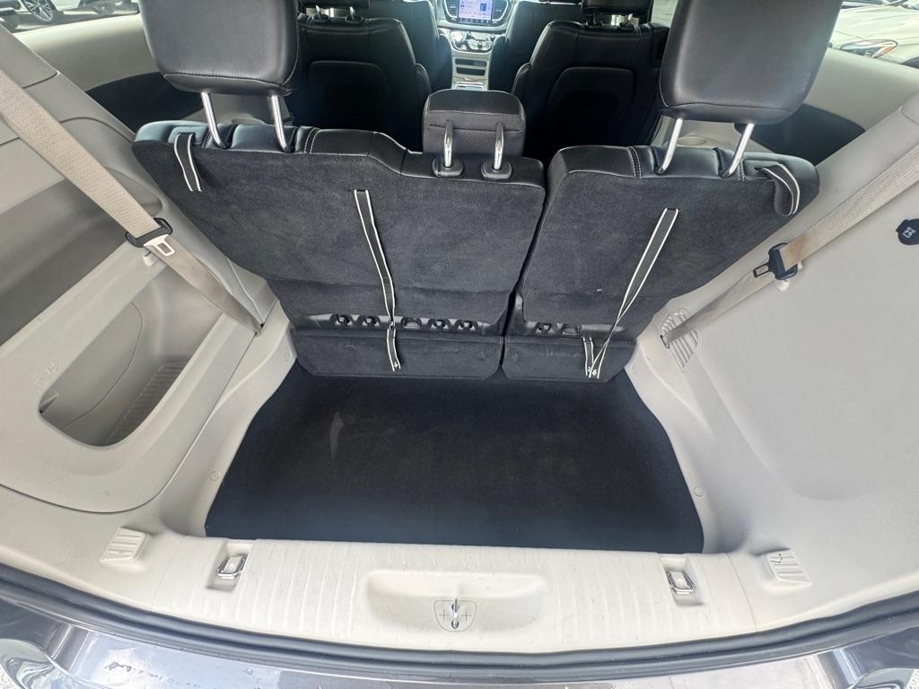 Chrysler Pacifica Touring L FWD 2023