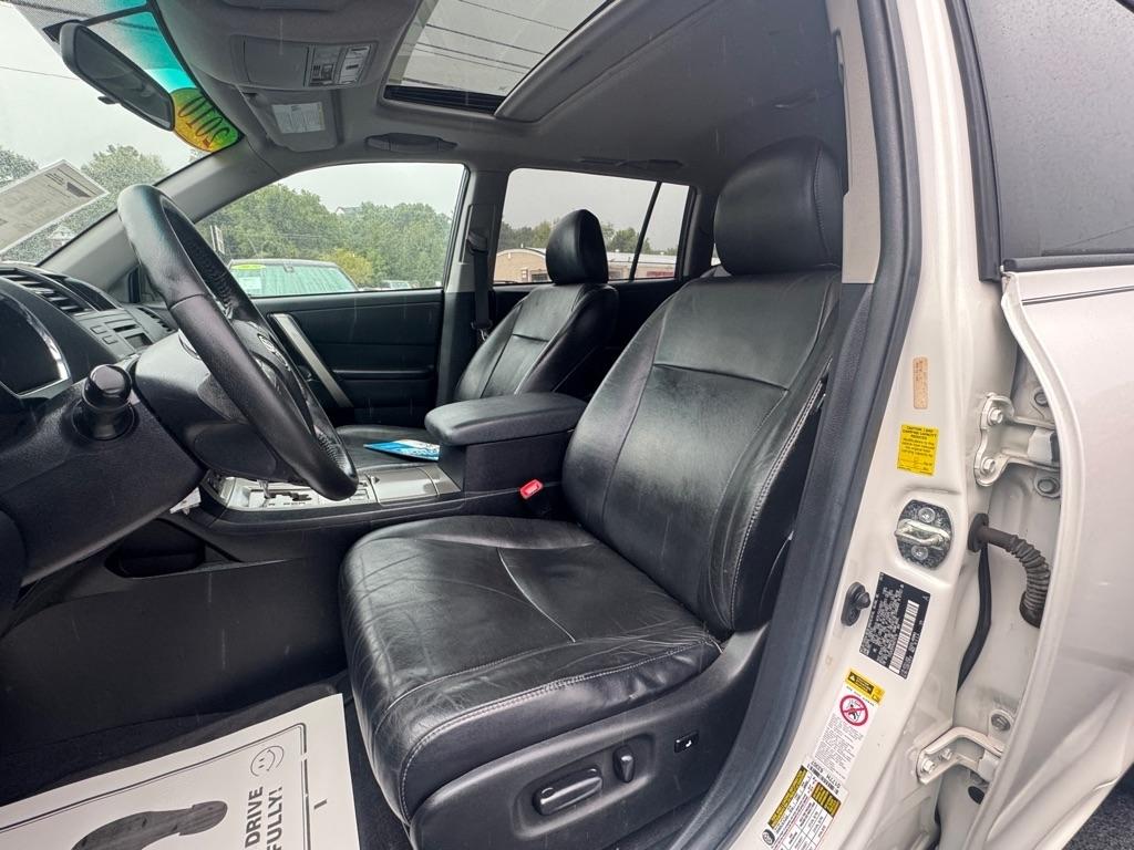 Toyota Highlander 4WD 4dr V6 SE (Natl) 2010