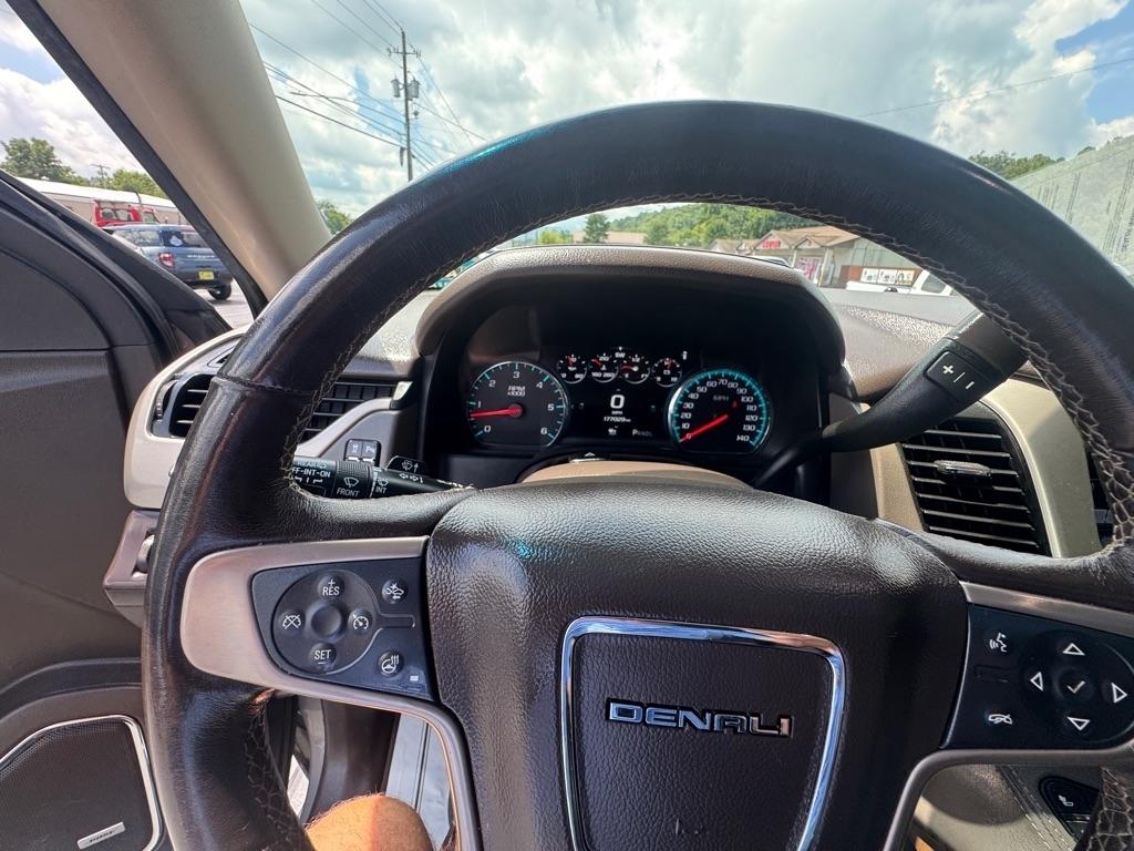 GMC Yukon XL 4WD 4dr Denali 2019