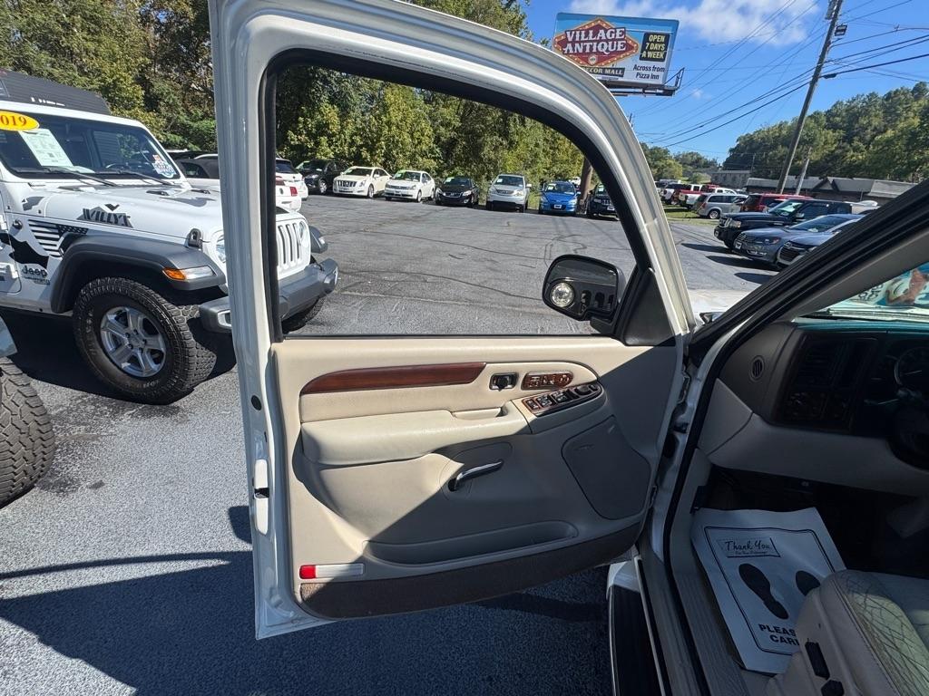 Cadillac Escalade 4dr AWD 2003
