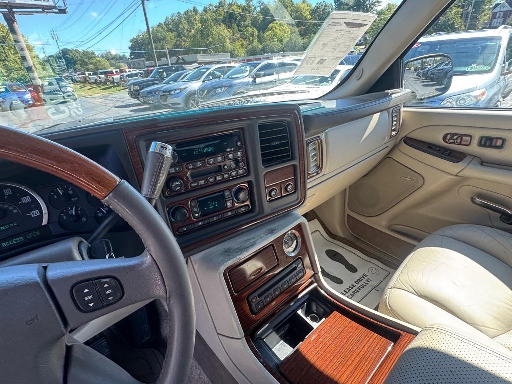 Cadillac Escalade 4dr AWD 2003