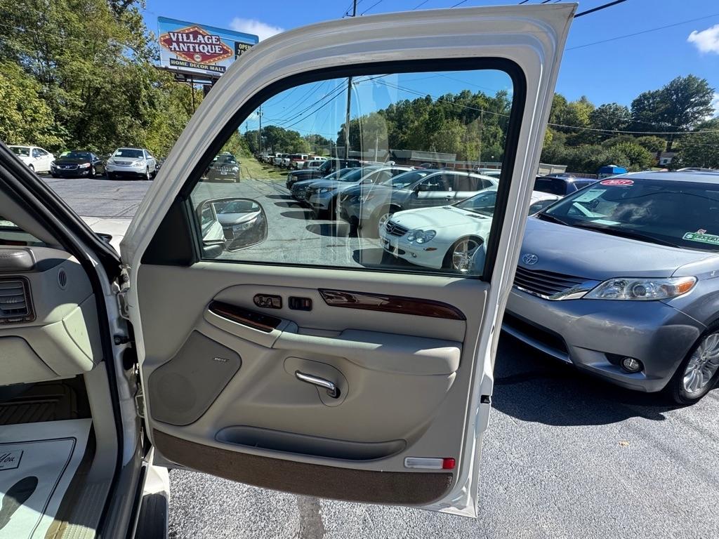 Cadillac Escalade 4dr AWD 2003