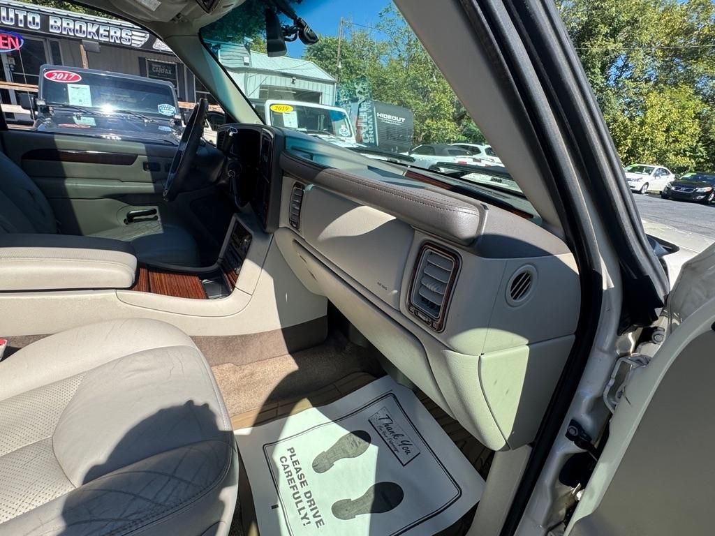 Cadillac Escalade 4dr AWD 2003