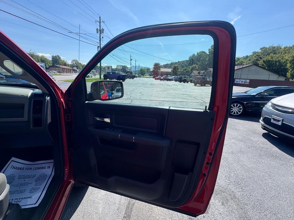 RAM 1500 2WD Reg Cab 120.5" Express 2012