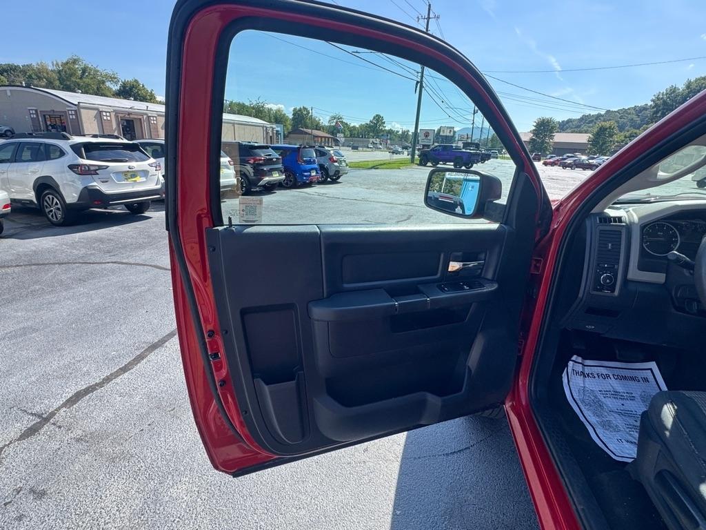 RAM 1500 2WD Reg Cab 120.5" Express 2012