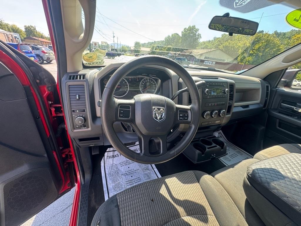 RAM 1500 2WD Reg Cab 120.5" Express 2012