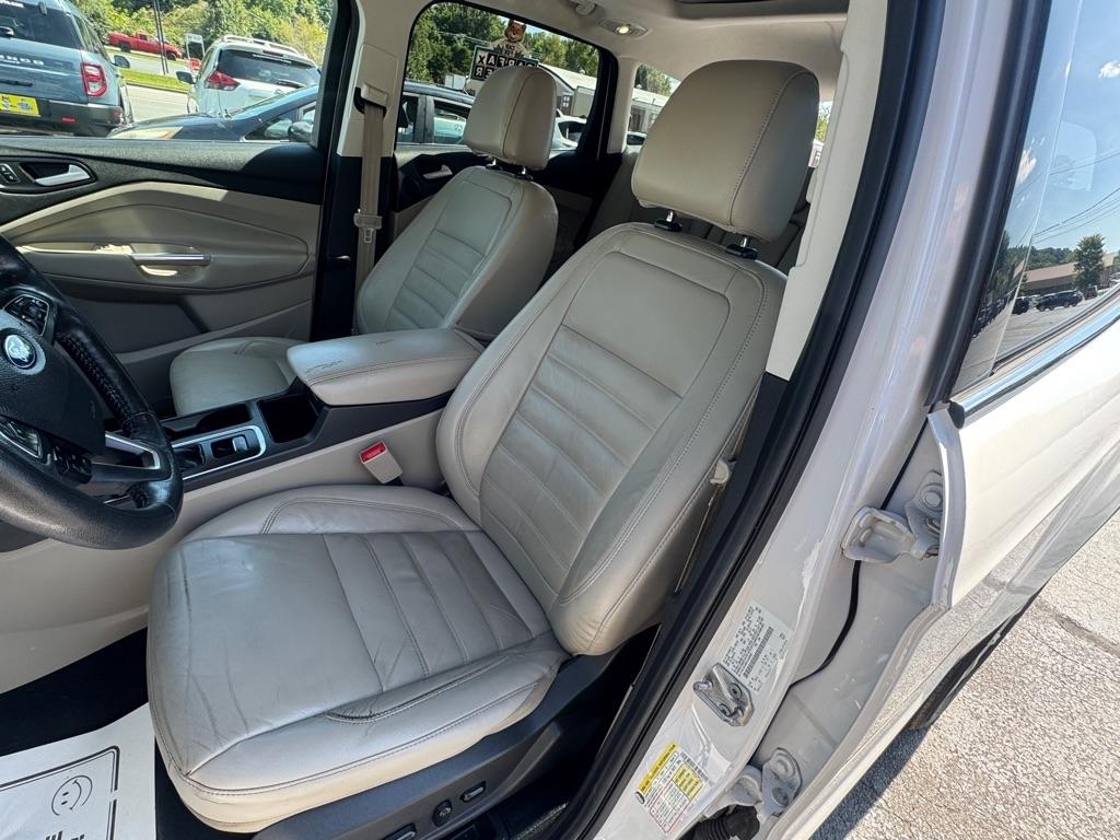 Ford Escape Titanium 4WD 2017