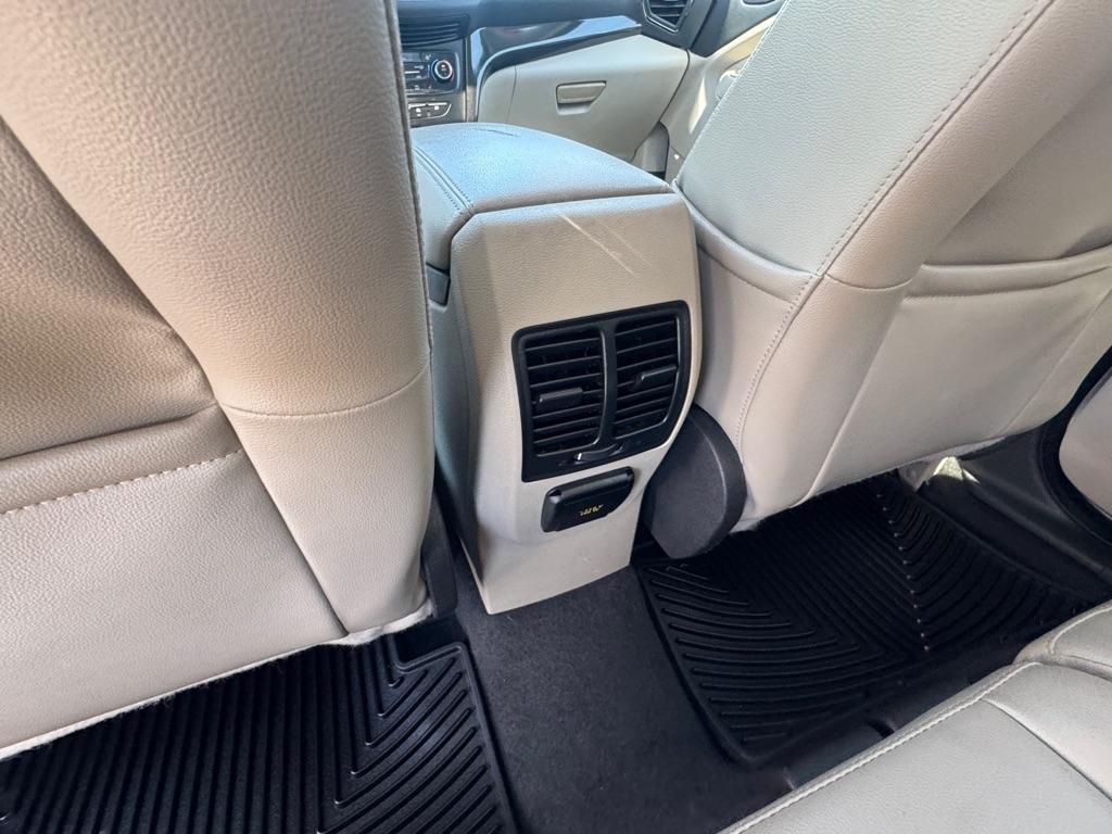 Ford Escape Titanium 4WD 2017