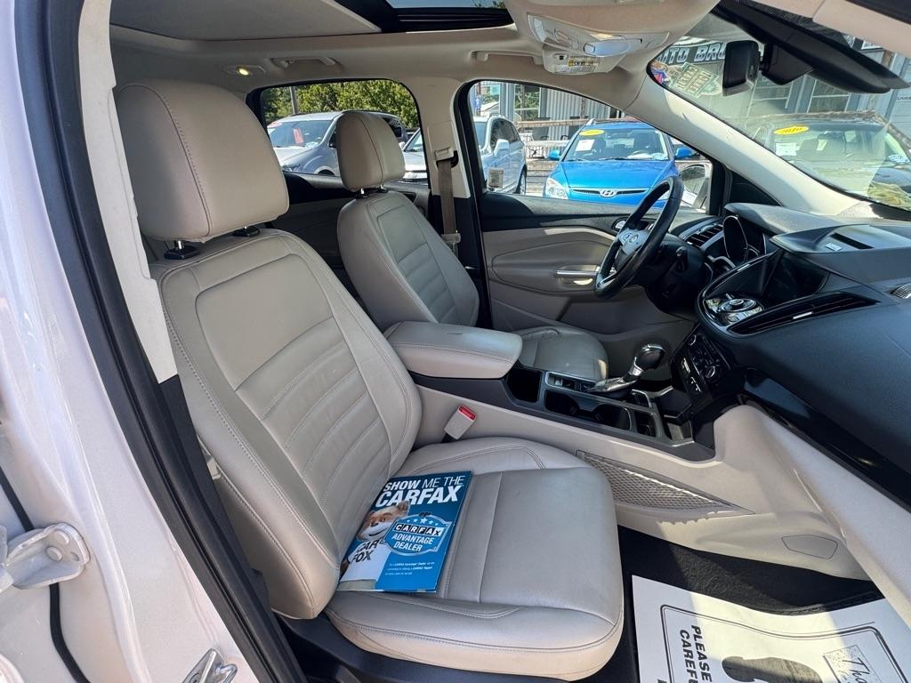 Ford Escape Titanium 4WD 2017