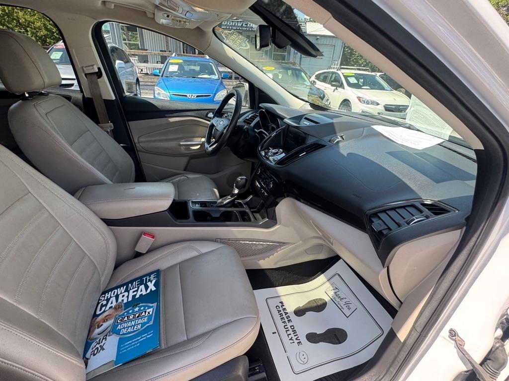 Ford Escape Titanium 4WD 2017