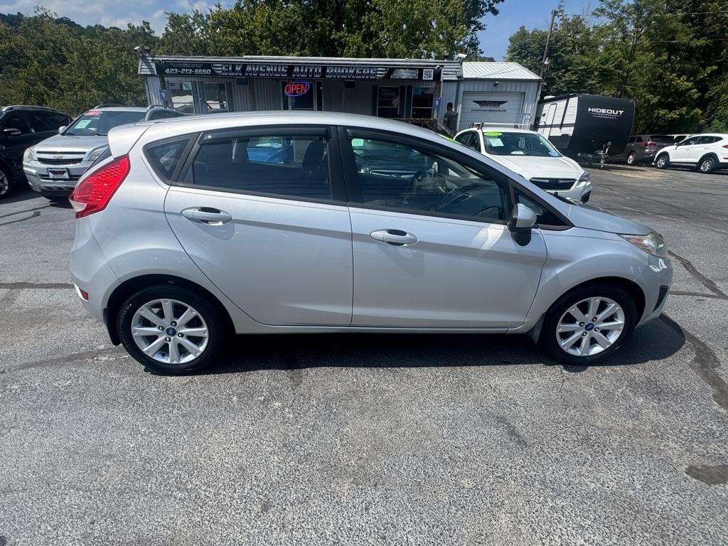Ford Fiesta 5dr HB SE 2012