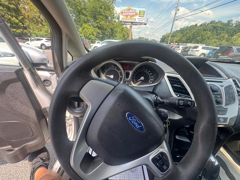 Ford Fiesta 5dr HB SE 2012