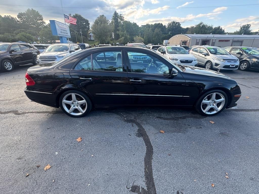 Mercedes-Benz E-Class 4dr Sdn 3.5L RWD 2007