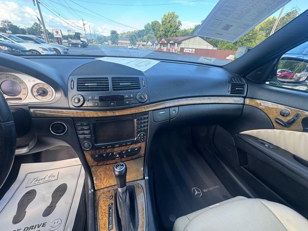 Mercedes-Benz E-Class 4dr Sdn 3.5L RWD 2007
