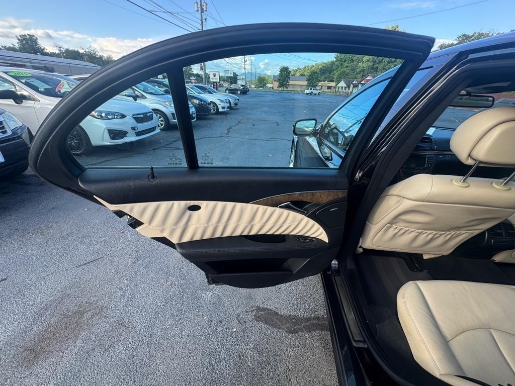 Mercedes-Benz E-Class 4dr Sdn 3.5L RWD 2007