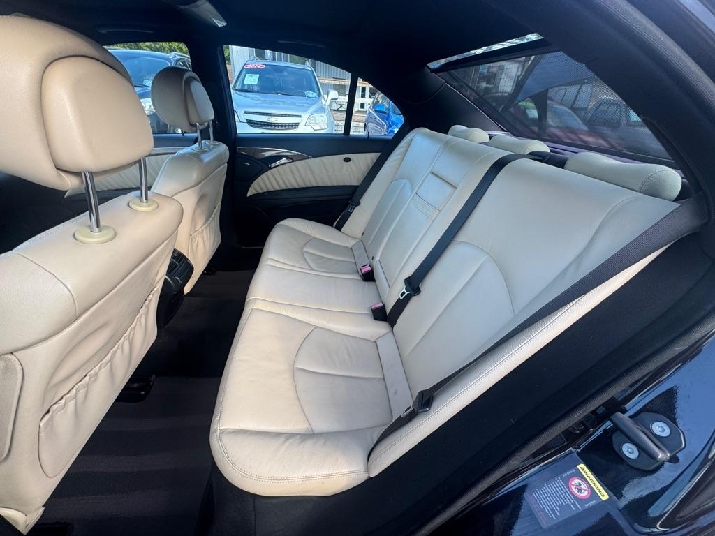 Mercedes-Benz E-Class 4dr Sdn 3.5L RWD 2007