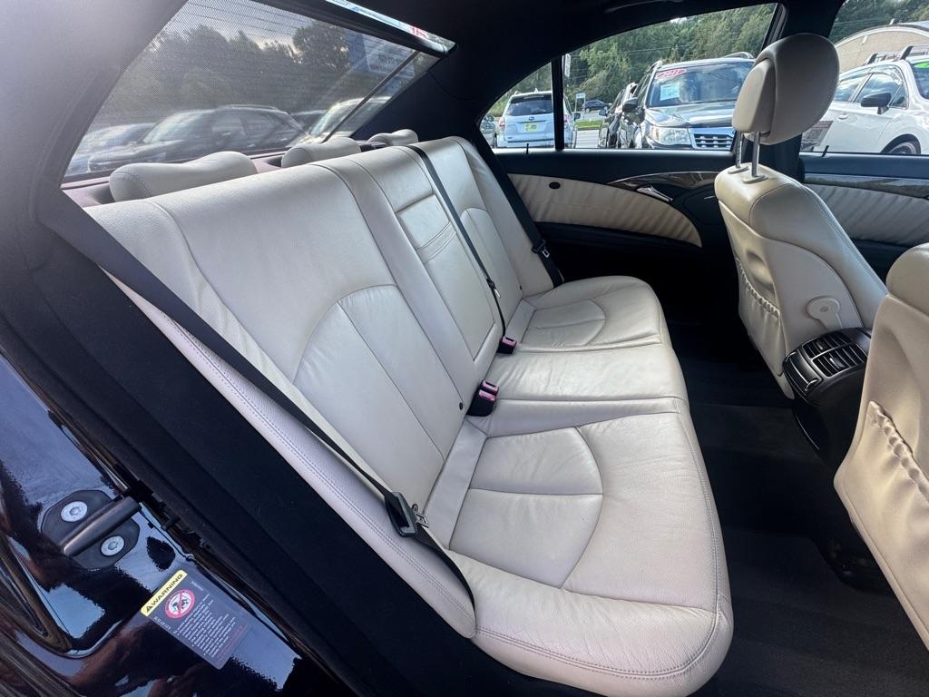 Mercedes-Benz E-Class 4dr Sdn 3.5L RWD 2007