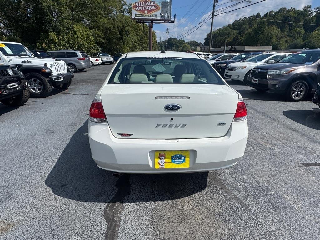 Ford Focus 4dr Sdn SEL 2009