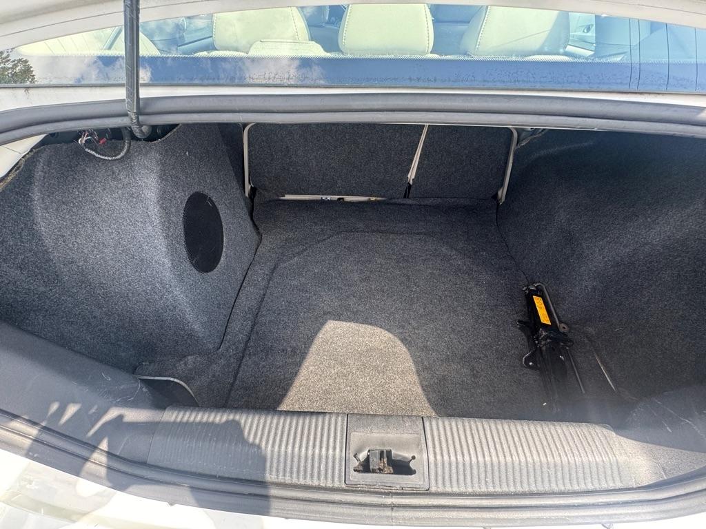 Ford Focus 4dr Sdn SEL 2009