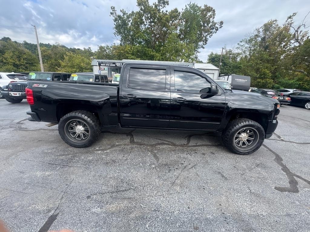 Chevrolet Silverado 1500 4WD Crew Cab 143.5" LT w/2LT 2017