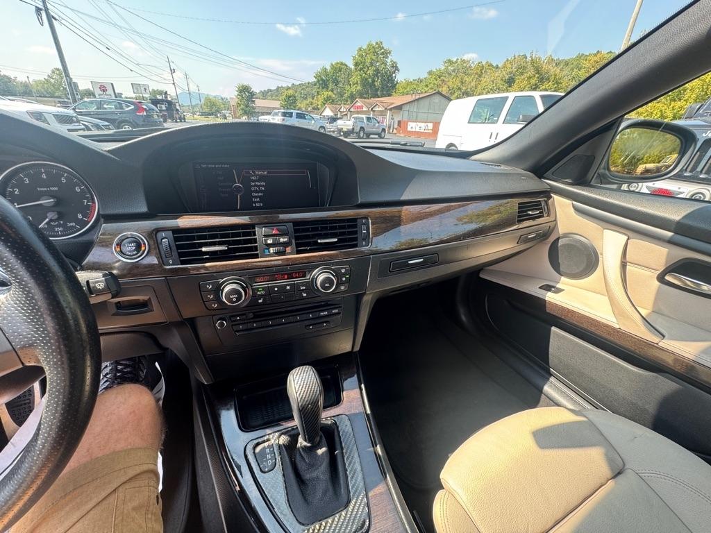 BMW 3 Series 2dr Conv 328i SULEV 2011