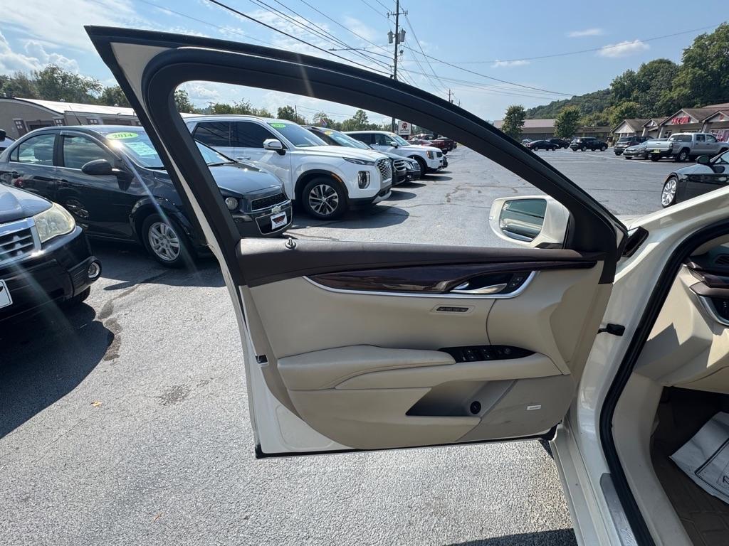 Cadillac XTS 4dr Sdn Premium AWD 2013
