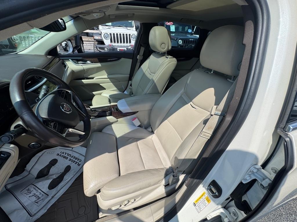 Cadillac XTS 4dr Sdn Premium AWD 2013