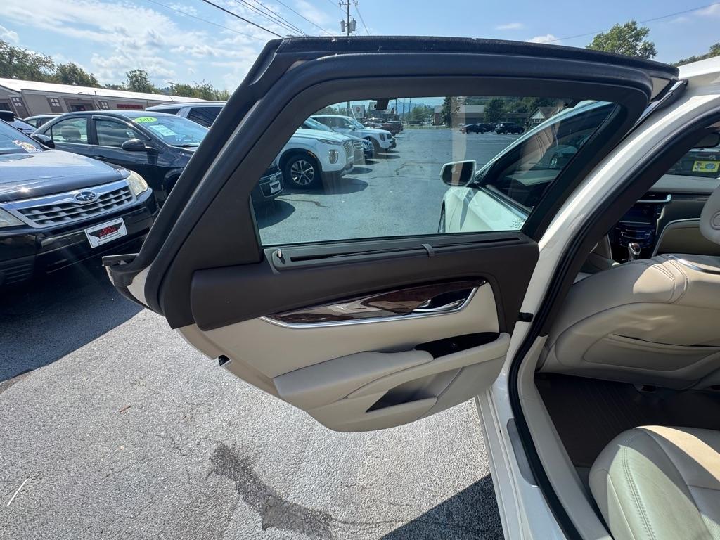 Cadillac XTS 4dr Sdn Premium AWD 2013
