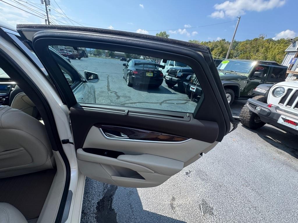 Cadillac XTS 4dr Sdn Premium AWD 2013