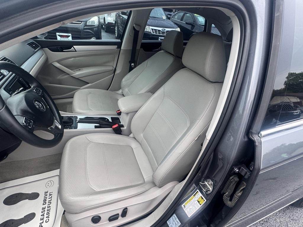 Volkswagen Passat 4dr Sdn 2.0L Manual TDI SE 2013