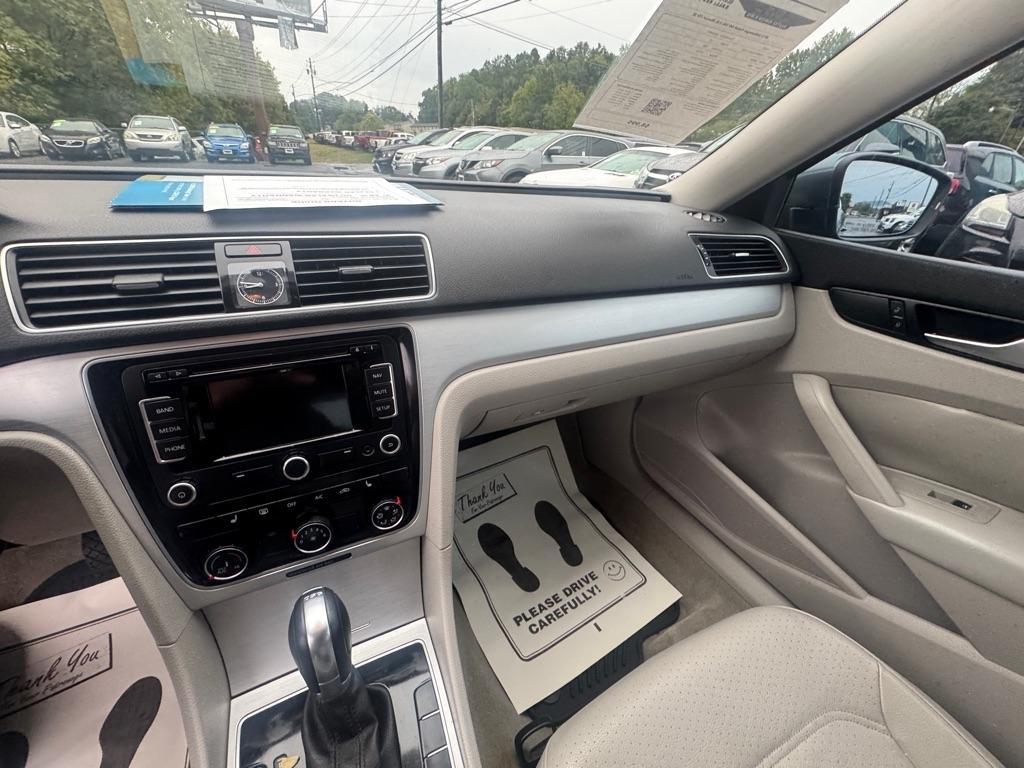 Volkswagen Passat 4dr Sdn 2.0L Manual TDI SE 2013