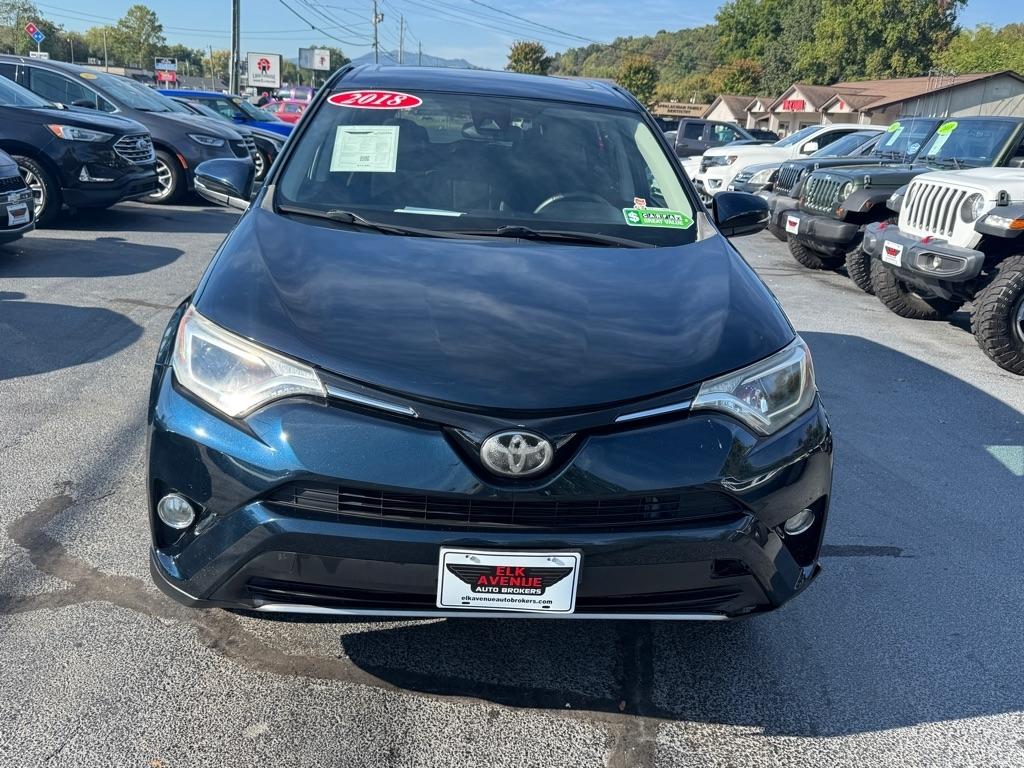 Toyota RAV4 XLE AWD (Natl) 2018