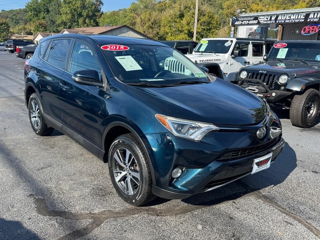 Toyota RAV4 XLE AWD (Natl) 2018