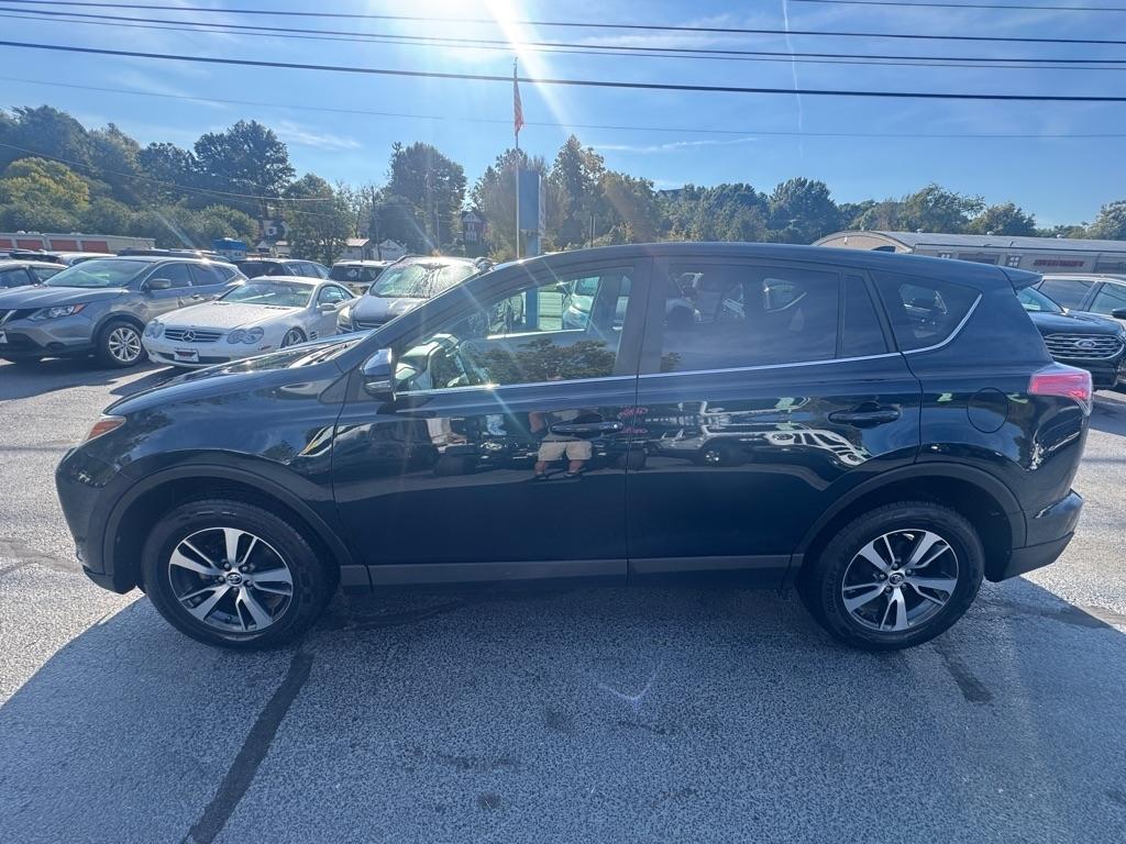 Toyota RAV4 XLE AWD (Natl) 2018