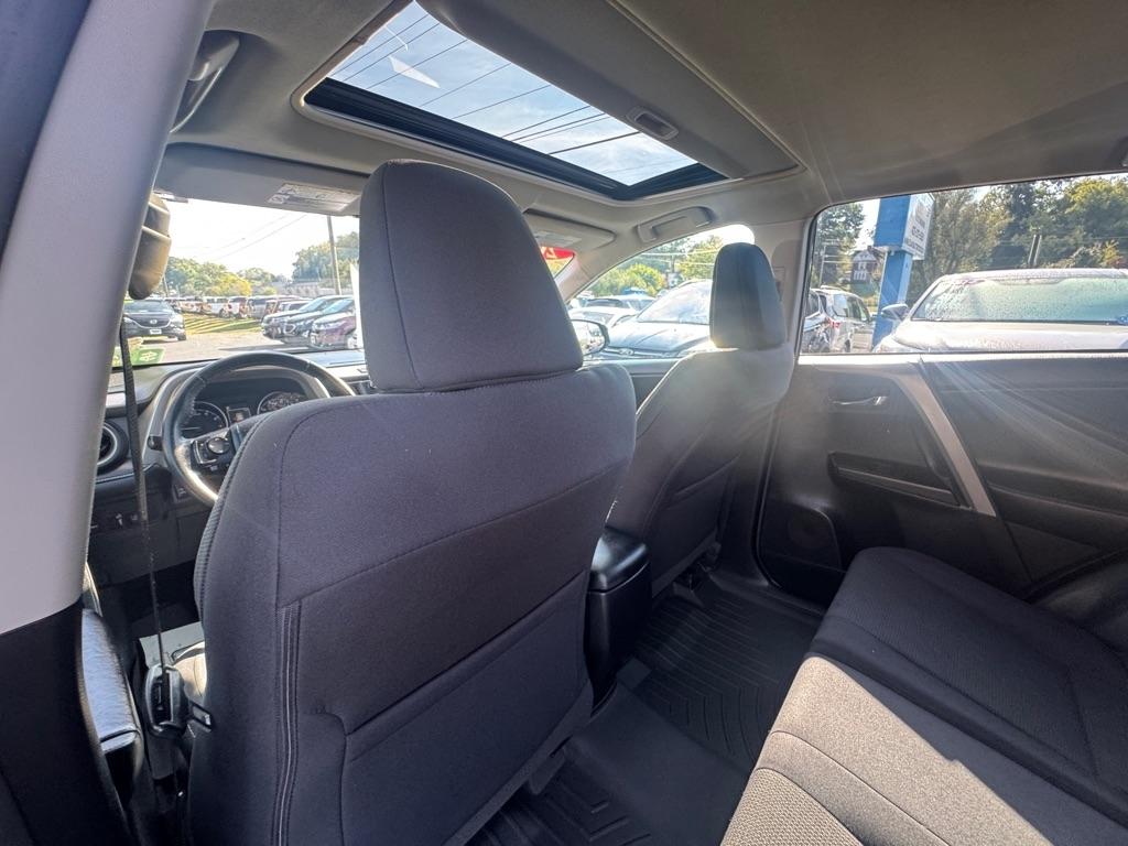 Toyota RAV4 XLE AWD (Natl) 2018