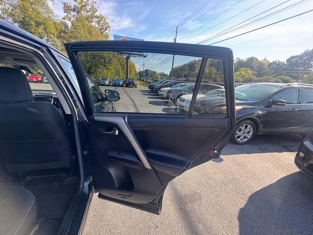 Toyota RAV4 XLE AWD (Natl) 2018