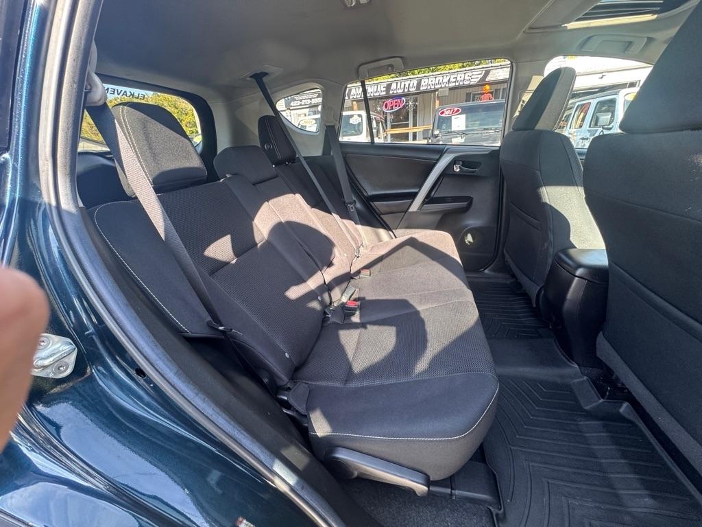 Toyota RAV4 XLE AWD (Natl) 2018