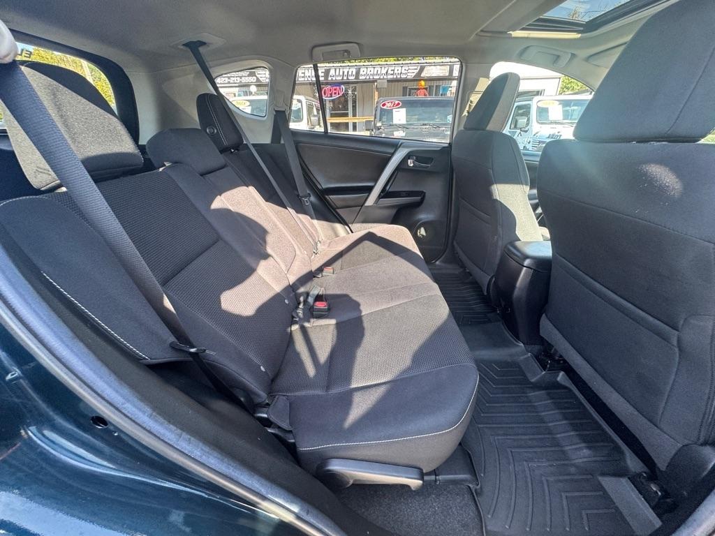 Toyota RAV4 XLE AWD (Natl) 2018