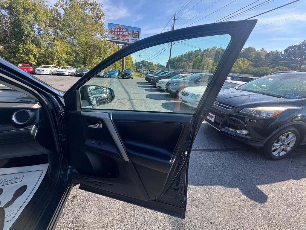 Toyota RAV4 XLE AWD (Natl) 2018