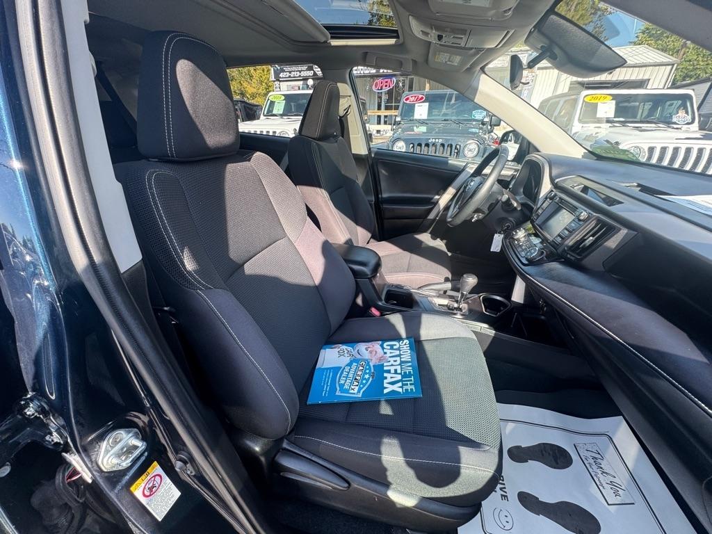 Toyota RAV4 XLE AWD (Natl) 2018