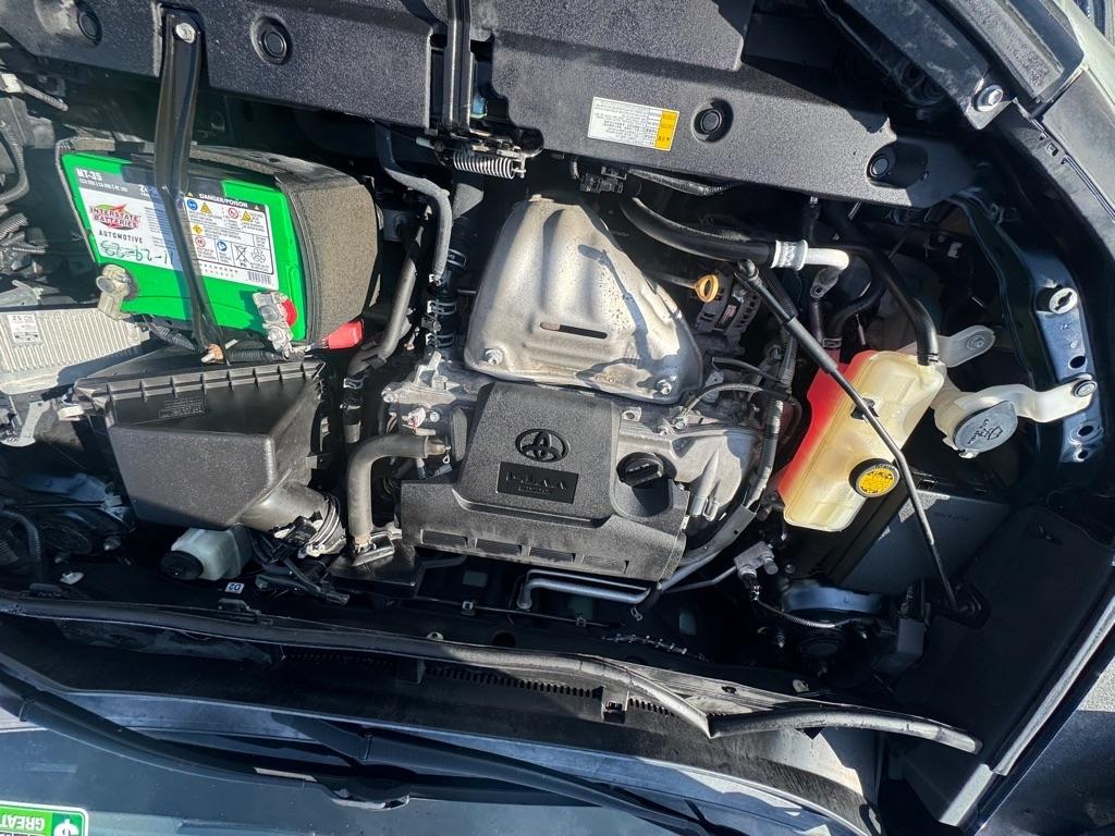 Toyota RAV4 XLE AWD (Natl) 2018