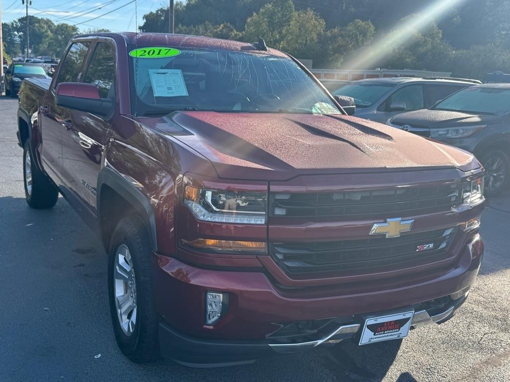 Chevrolet Silverado 1500 4WD Crew Cab 143.5" LT w/2LT 2017