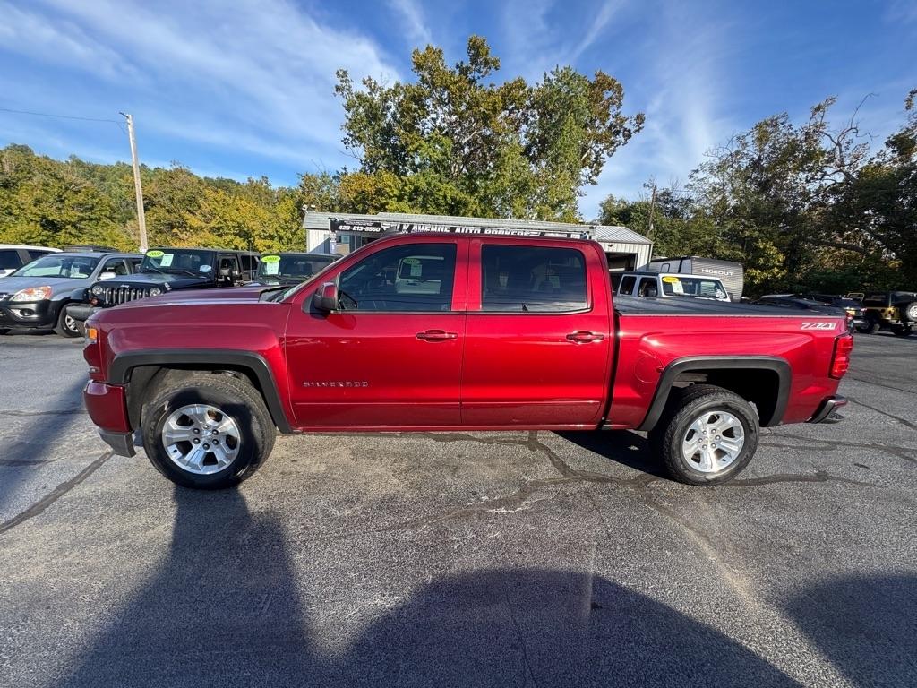 Chevrolet Silverado 1500 4WD Crew Cab 143.5" LT w/2LT 2017