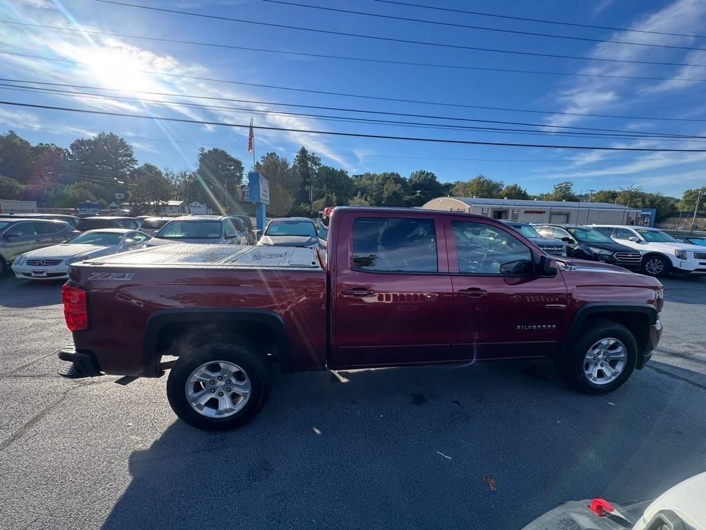 Chevrolet Silverado 1500 4WD Crew Cab 143.5" LT w/2LT 2017