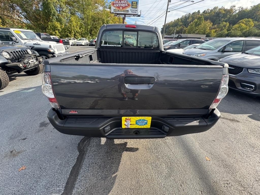 Toyota Tacoma 4WD Reg I4 MT (Natl) 2011
