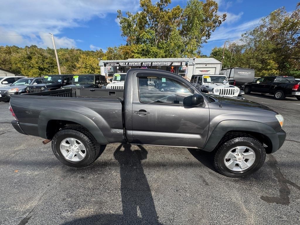 Toyota Tacoma 4WD Reg I4 MT (Natl) 2011